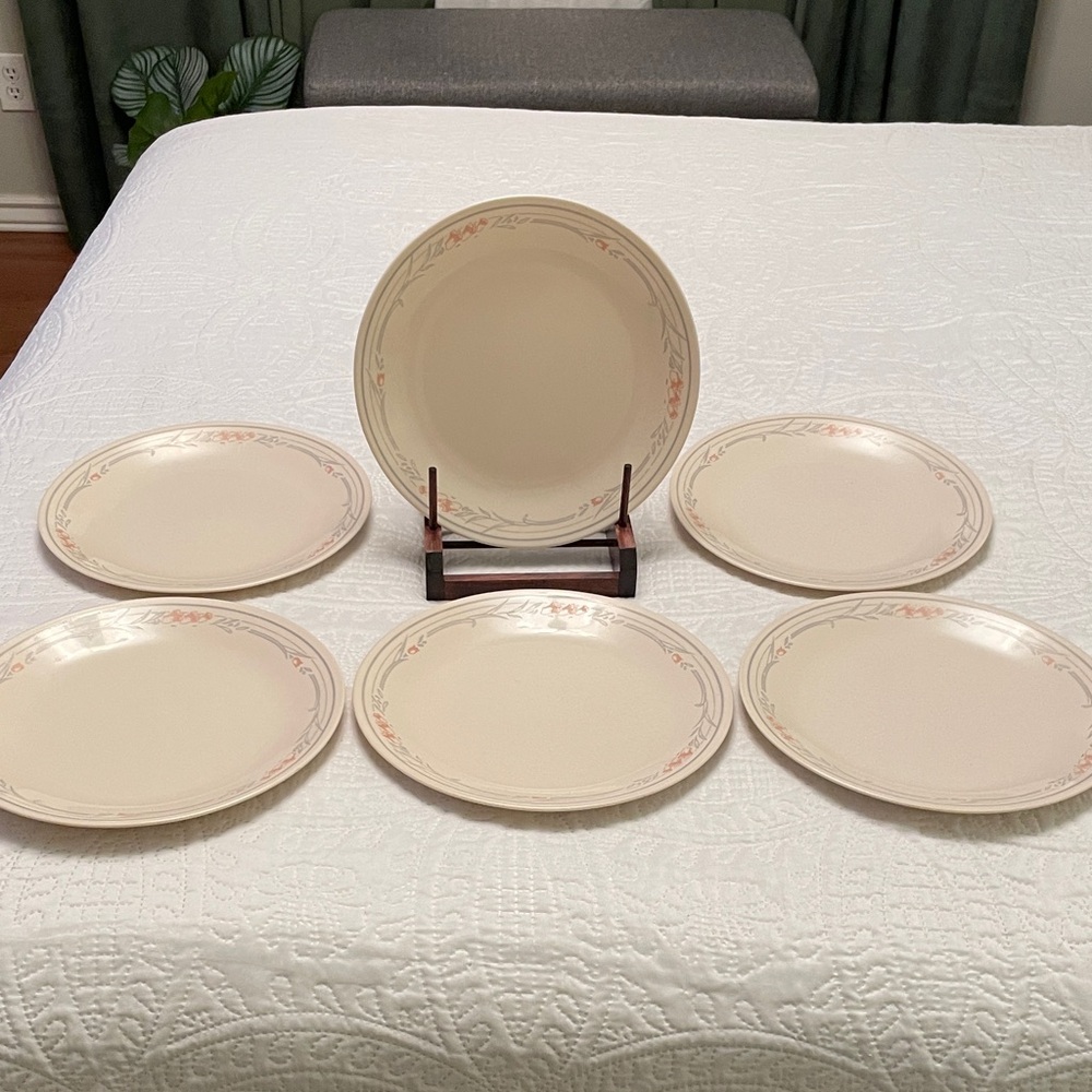 Set of 6 Vintage CORELLE Floral Leaf Pattern Called ROSE Dinner Plates Set